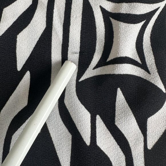 Cocomo Babydoll Blouse Womens M Black Geometric Pattern 3/4 Sleeve Stretch - Picture 6 of 9